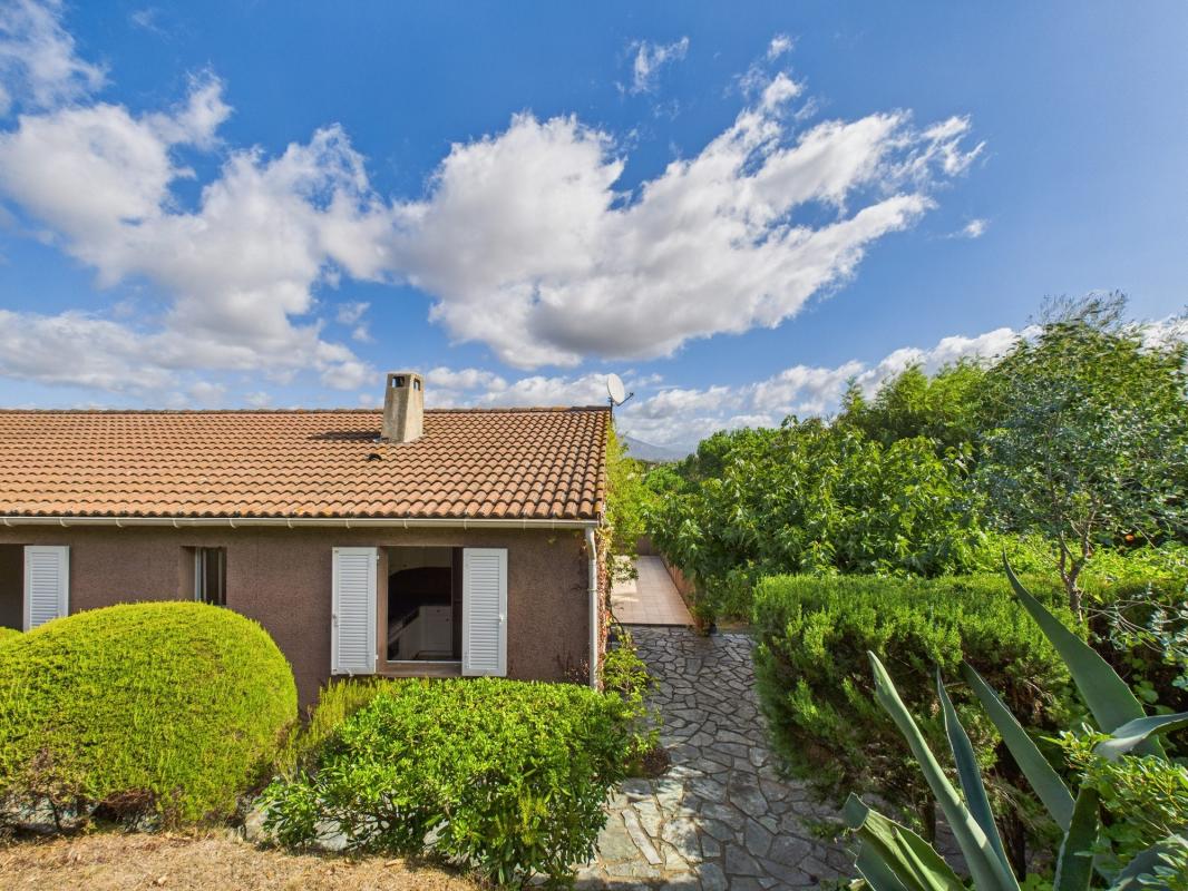 Villa / Maison  T5 à vendre Afa 20167