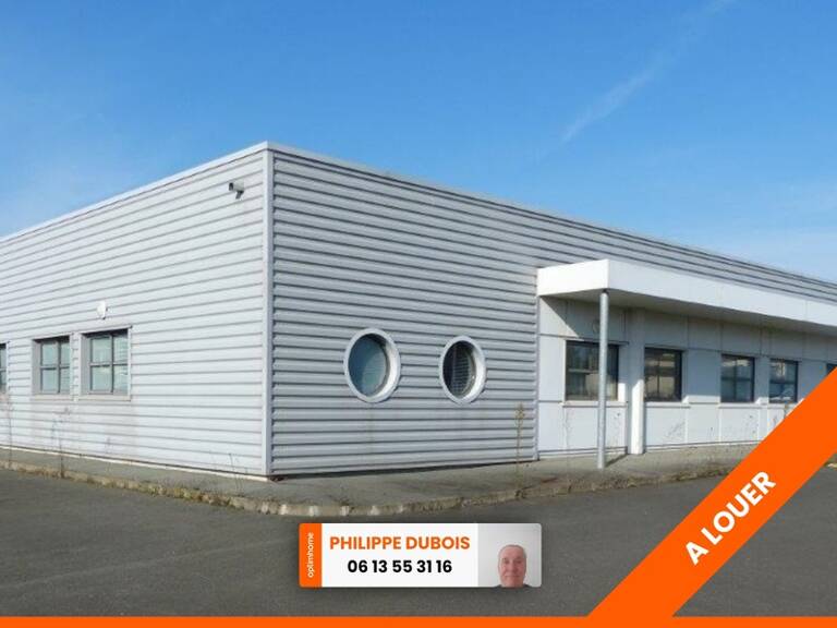 BEAU BATIMENT DE 800M² DE BUREAUX  ET 3200M² DE PARKING A 5 MIN  ROCHEFORT 30 MIN LA ROHELLE — photo 1