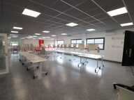 BEAU BATIMENT DE 800M² DE BUREAUX  ET 3200M² DE PARKING A 5 MIN  ROCHEFORT 30 MIN LA ROHELLE — photo 4