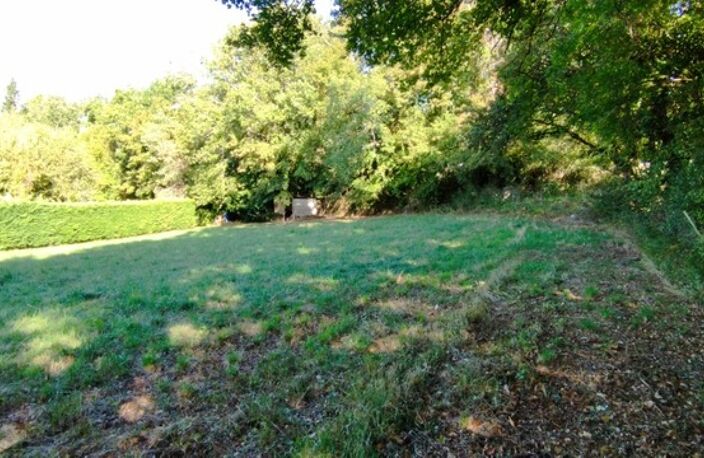 Pranzac, terrain plat avec CU de 1393 m², divisible — photo 3