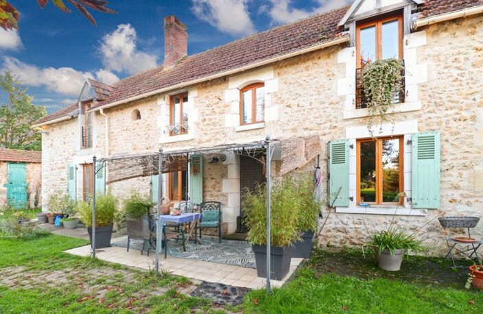 Maison en Pierre de Charme et de Caractère - 5 pièces - 2 Chambres - Dépendances - Terrain 1039 m² -  COULONGES LES HEROLLES  (86) — photo 2