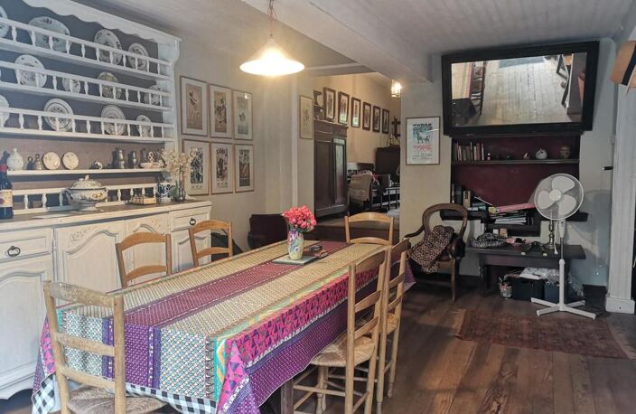 Prix en baisse! A vendre, maison de village dans le Gers : Spacieuse propriété, 3 chambres avec jardin, à quelques pas de toutes les commodités. Des travaux de rénovation sont nécessaires — photo 3