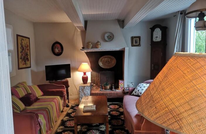 Prix en baisse! A vendre, maison de village dans le Gers : Spacieuse propriété, 3 chambres avec jardin, à quelques pas de toutes les commodités. Des travaux de rénovation sont nécessaires — photo 5