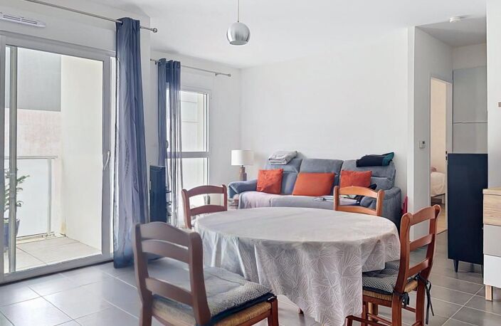 Appartement avec balcon À Vendre    LA ROCHELLE — photo 3