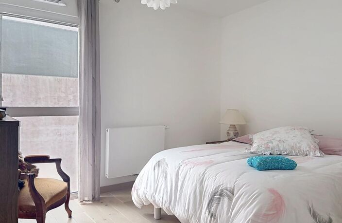 Appartement avec balcon À Vendre    LA ROCHELLE — photo 4