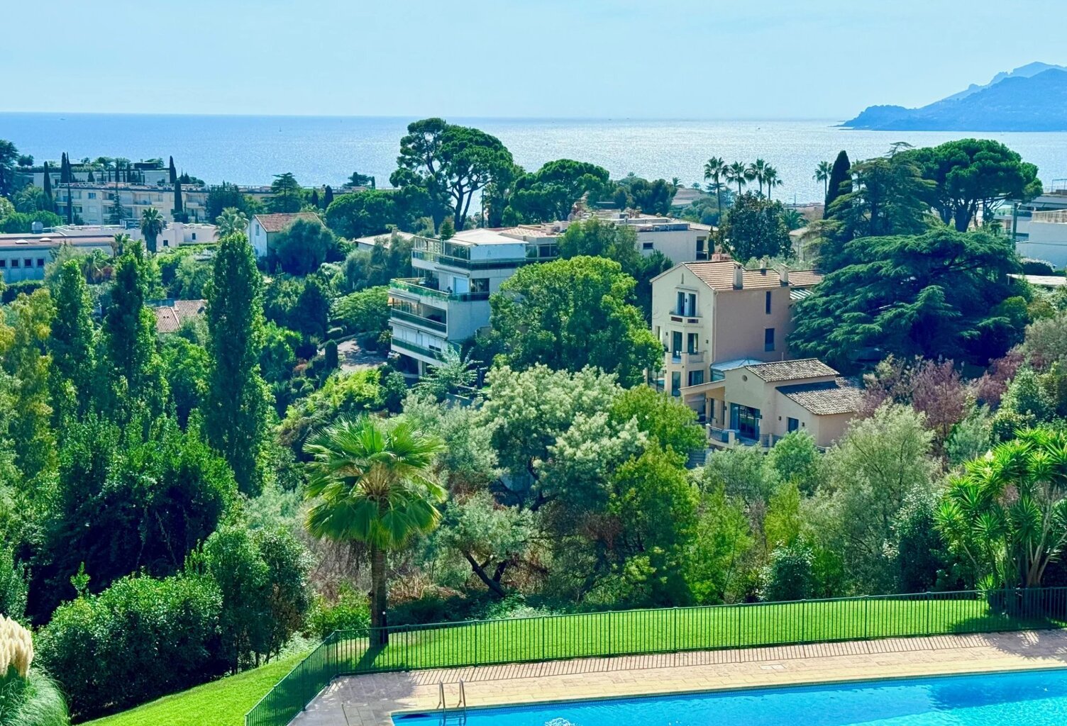 CANNES PROCHE CENTRE VUE MER PANORAMIQUE — photo 1