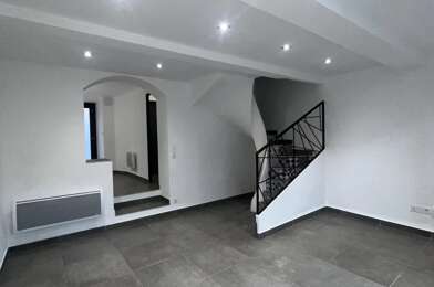 Appartement 3 pièces 830 €