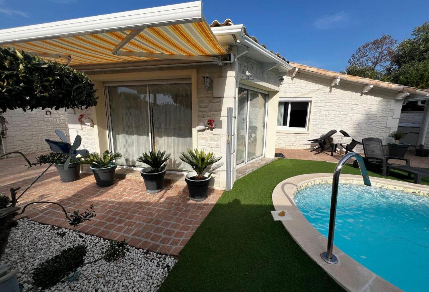 Maison À Vendre Plain-pied 76m2, 2 ch, Saint-Sulpice-de-Royan — photo 1