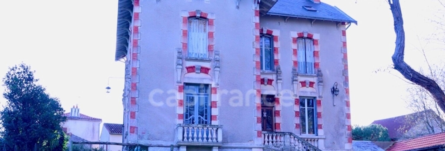 Maison 15 Pièces 237 m² à vendre à Puy-de-Serre (85240)