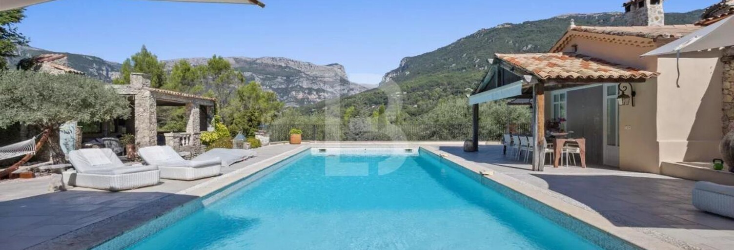 Maison 15 Pièces 451 m² à vendre à Le Rouret (06650)