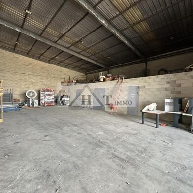 Local industriel  2200 €