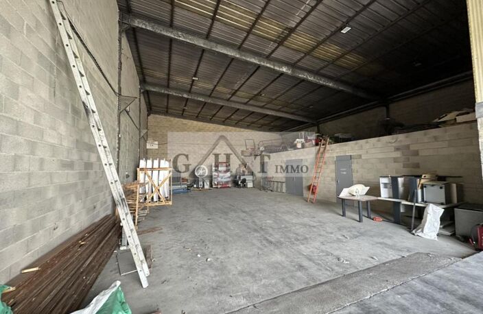 ENTREPOT 200M² A LOUER SAINT GERMAIN LES ARPAJON — photo 2