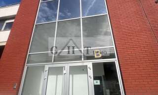 Local industriel  559 m² à louer à Saint-Ouen-sur-Seine (93400)