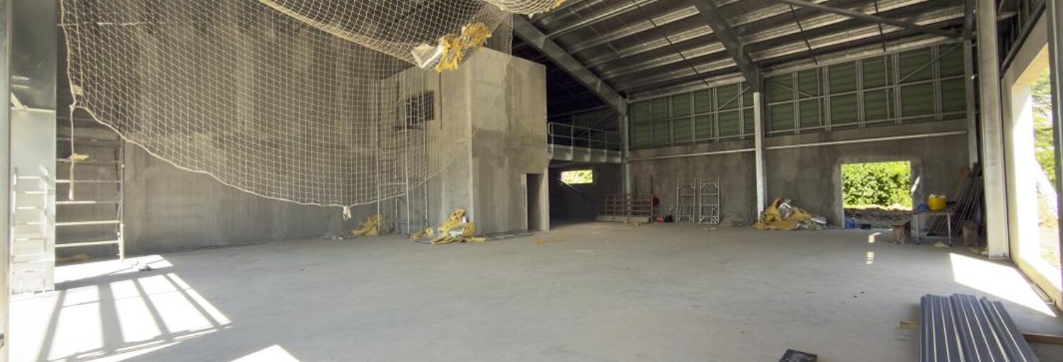 Commerce  388 m² à louer à Saint-André (97440)