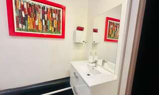 Commerce   m² à vendre à Cuers (83390)