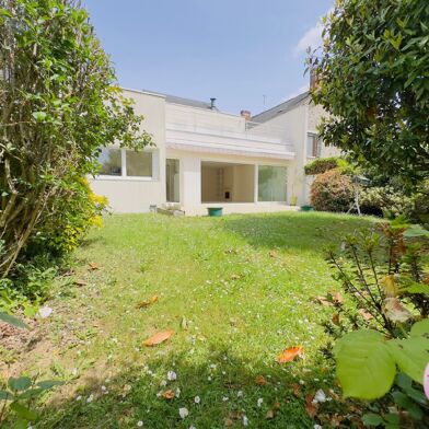 Maison 7 pièces 832000 €