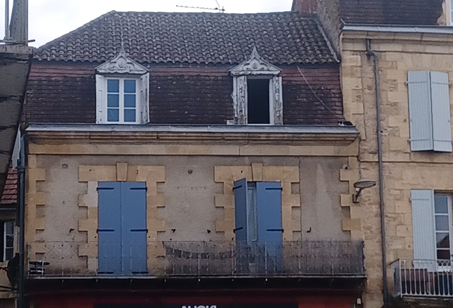 IMMEUBLE — photo 1