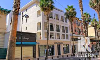 Bureau  66 m² à louer à Antibes (06600)