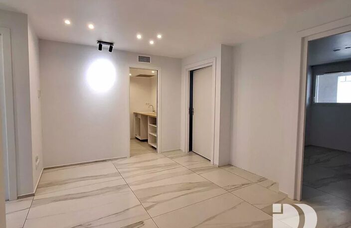 BUREAU CENTRE ANTIBES — photo 2