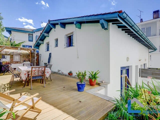 MAISON MITOYENNE COEUR DE VILLE AVEC 2 GRANDES TERRASSES — photo du bien