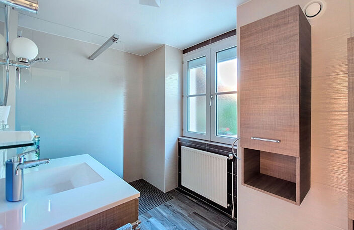 LE POIRE-SUR-VIE - maison de ville 6 chambres — photo 2