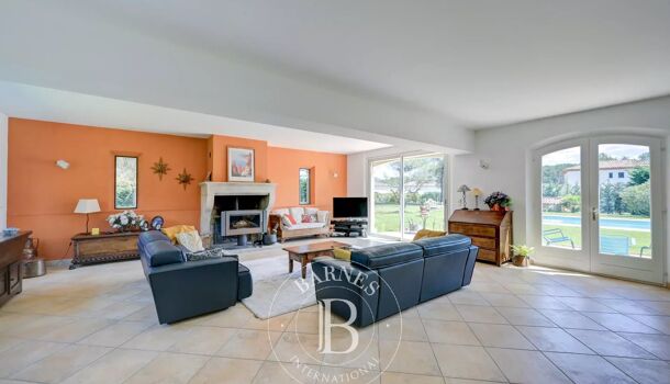 Villa / Maison 6 pièces  à vendre Aix-en-Provence 13100