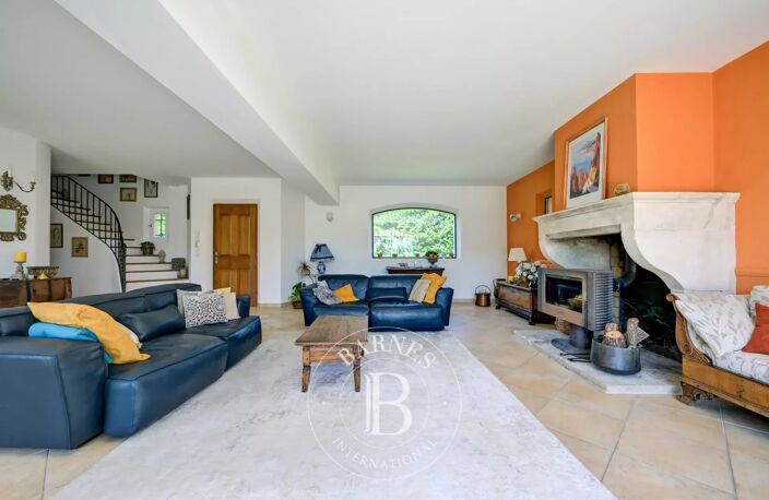NORD PROCHE AIX EN PROVENCE - MAISON DE 224M2 - 4 CHAMBRES - PIS — photo 3
