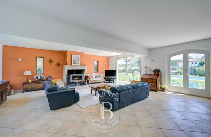 NORD PROCHE AIX EN PROVENCE - MAISON DE 224M2 - 4 CHAMBRES - PIS — photo 5