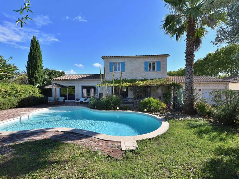 Entre Uzès et Alès, villa avec jardin et piscine — photo 1