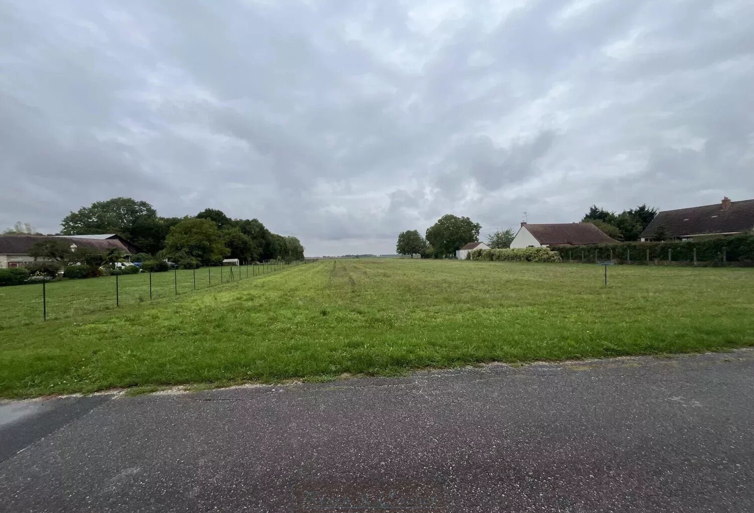 Terrain constructible à 15 mn de Montargis — photo 1