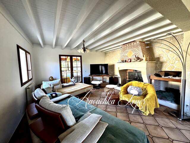 MAISON DE VILLE AVEC SOUS SOL ET STUDIO — photo du bien