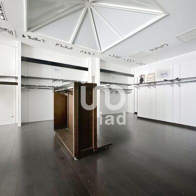 Commerce  154000 €