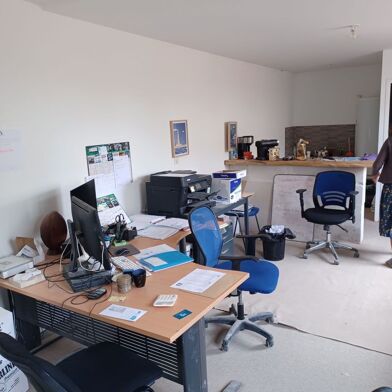 Commerce  240000 €