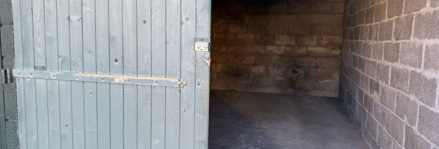 Garage  12 m² à louer à Nanterre (92000)