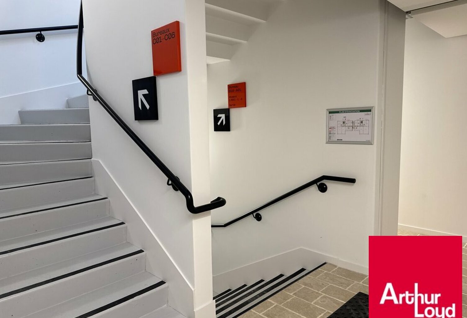 BUREAUX à VENDRE — photo 1