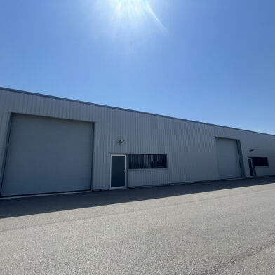 Local industriel  1400 €