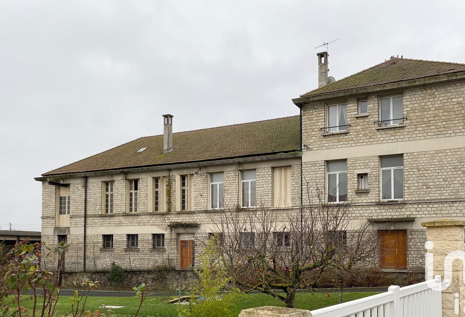 Vente Immeuble 1 000 m&sup2; — photo 1