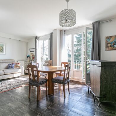 Appartement 3 pièces 243000 €