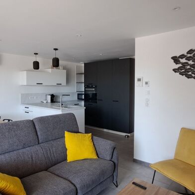 Appartement 3 pièces 1300 €