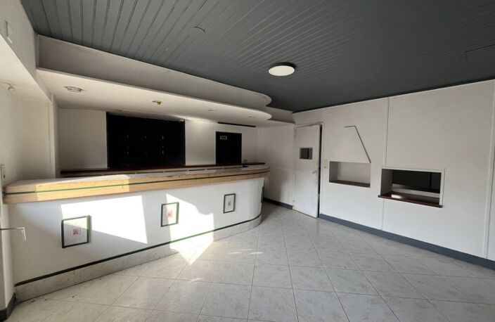 Vente immeuble   Champniers (16430) — photo 2