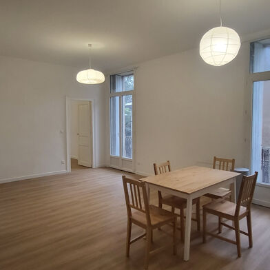 Appartement 3 pièces 1157 €