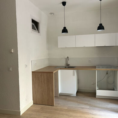 Appartement 3 pièces 880 €