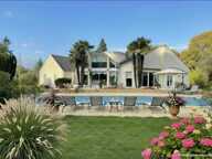 Belle propriété contemporaine avec piscine et tennis — photo 4