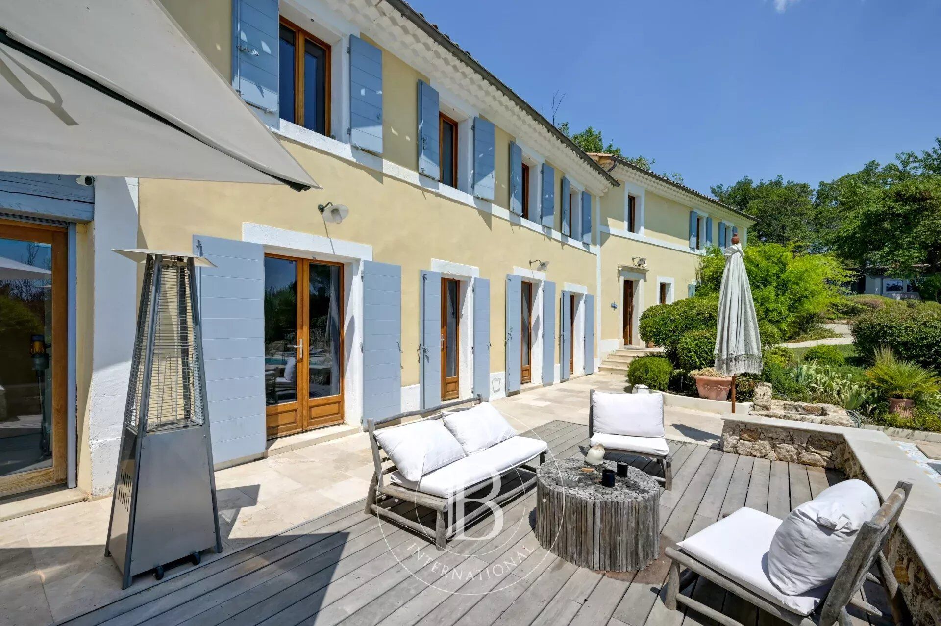 Villa / Maison  T9 à vendre Aix-en-Provence 13100