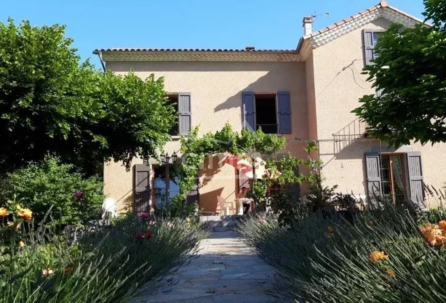 Maison de maître avec dépendances et garages sur 2868 m² de terr — photo 1
