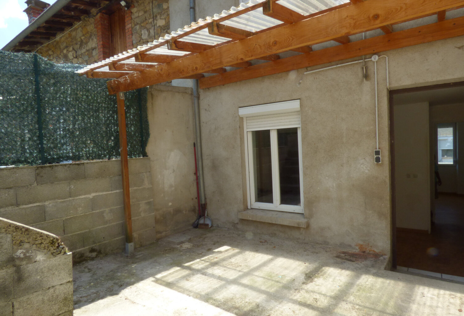 Maison à vendre 4 pièces SAINTE COLOMBE SUR GAND (42) — photo 1