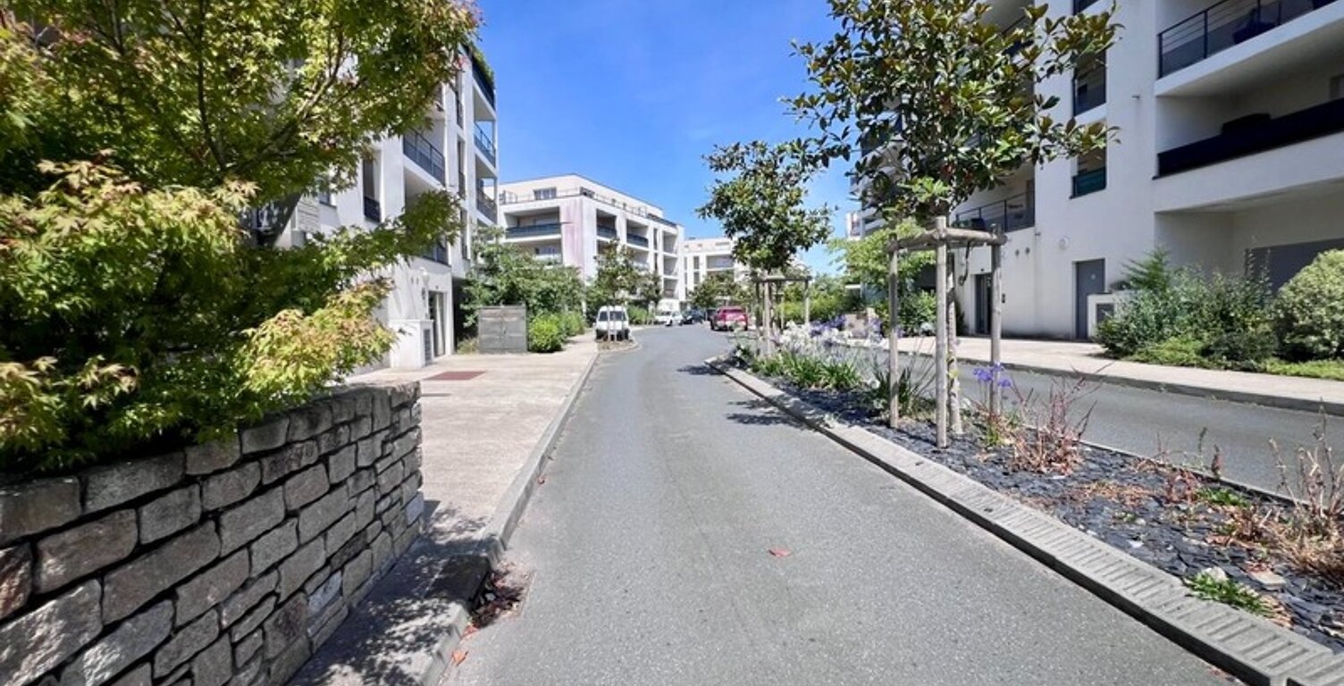 QUIMPER (29) Appartement de type 2 de 45.88 m² habitable - Balcon - 2 places de parking dont une en sous-sol — photo 1