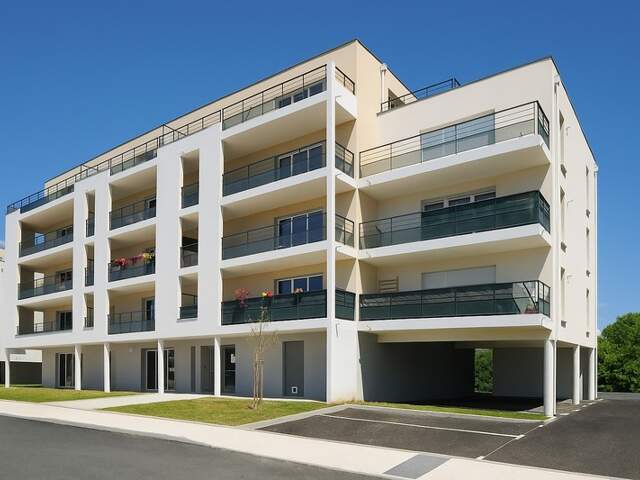 QUIMPER (29) Appartement de type 2 de 45.88 m² habitable - Balcon - 2 places de parking souterrain — photo du bien