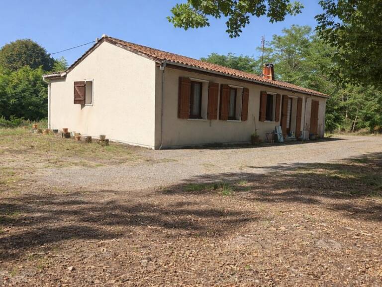Charmante maison de plain-pied de 100m² à rafraîchir, située sur un terrain de 2500 m² — photo 1
