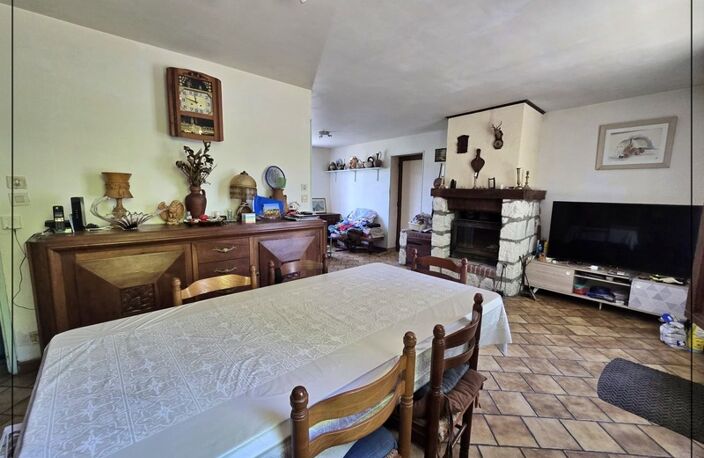 Charmante maison de plain-pied de 100m² à rafraîchir, située sur un terrain de 2500 m² — photo 4